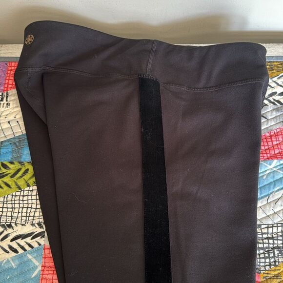 GAIAM Black Leggings with Side Stripe NWOT - Picture 12 of 15